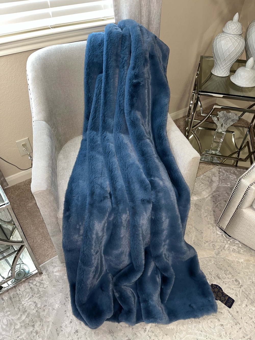 1-RACHEL ROY NWT BLUE RABBIT FAUX FUR LUXURY THROW BLANKET